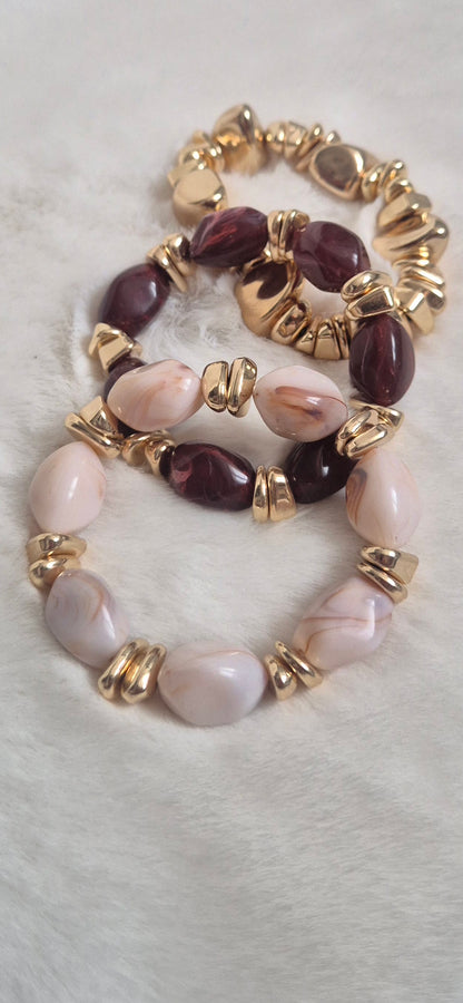 Lot de 3 Bracelets Élastiques Tendance – Perles Marbrées & Dorées (Avec Pochon)